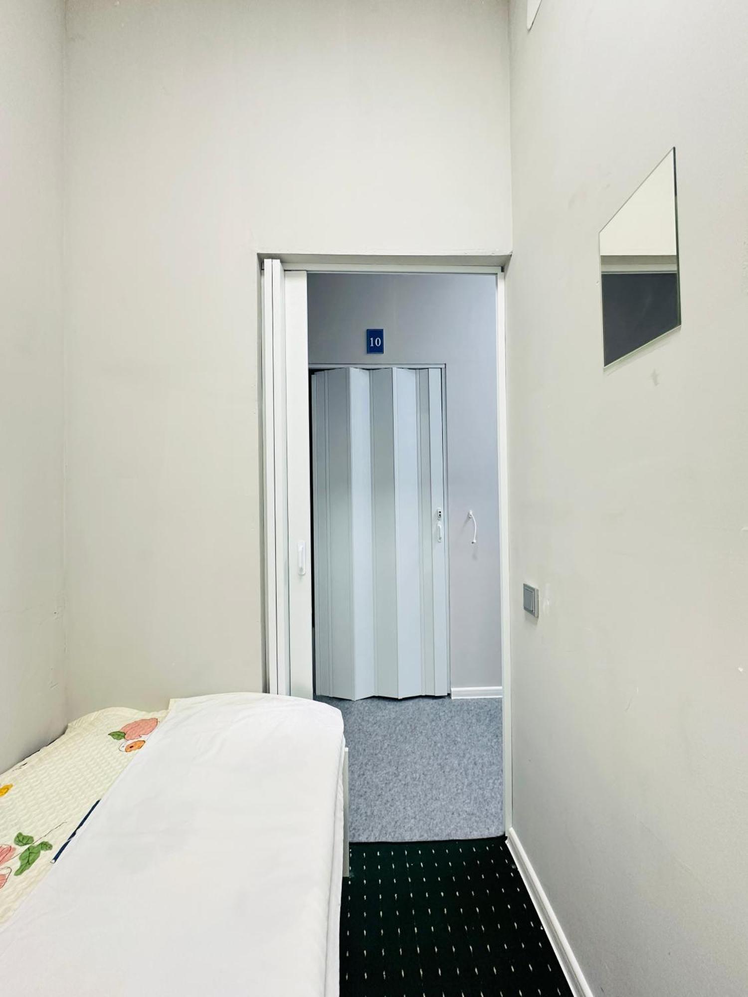 Center Capsule Hotel Almaty Eksteriør billede